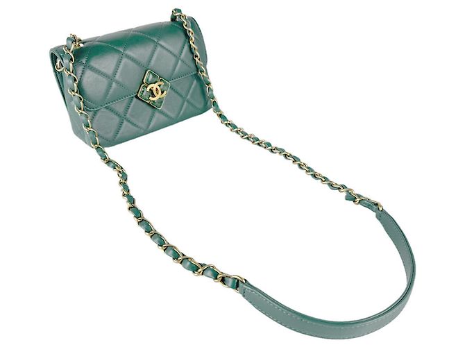 Borsa a tracolla in pelle verde Chanel - vista 10