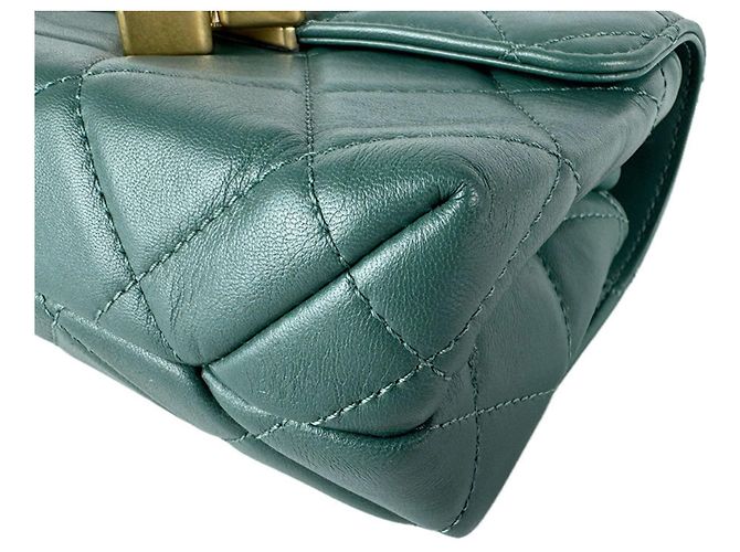 Borsa a tracolla in pelle verde Chanel - vista 9