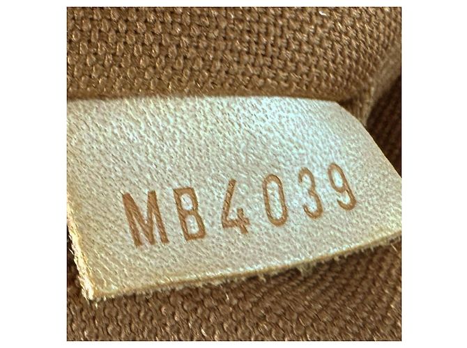 Borsa a Spalla Louis Vuitton Monogram Tivoli GM Marrone Monogramma - vista 14