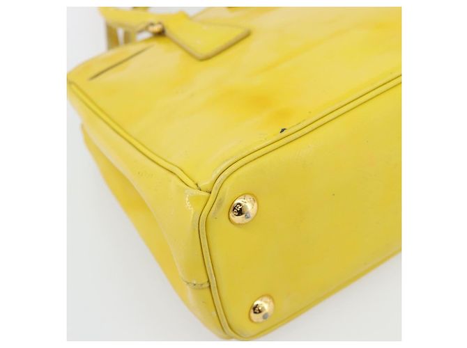 Borsa PRADA Galleria in pelle vernice 2way Yellow Gold Auth 181712 D'oro Giallo - vista 16