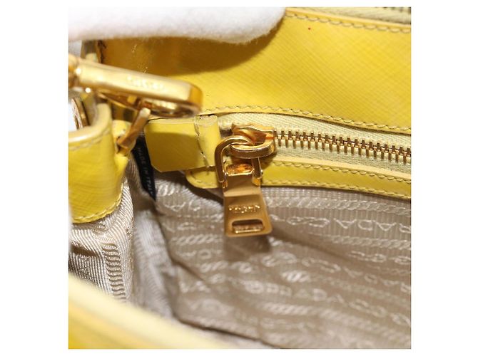 Borsa PRADA Galleria in pelle vernice 2way Yellow Gold Auth 181712 D'oro Giallo - vista 23