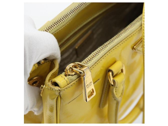 Borsa PRADA Galleria in pelle vernice 2way Yellow Gold Auth 181712 D'oro Giallo - vista 25