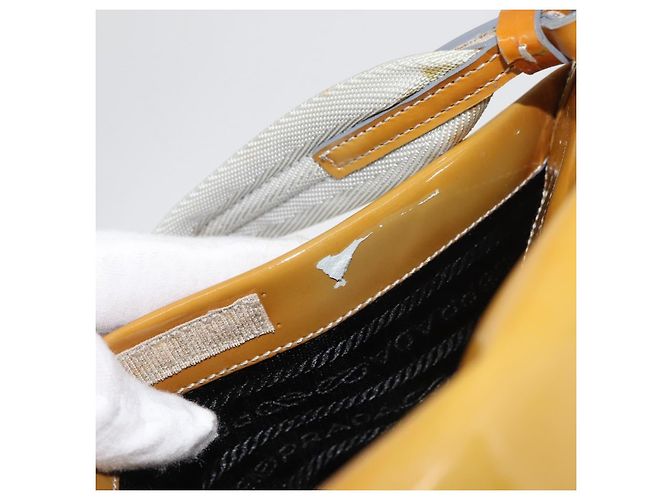 Borsa a tracolla PRADA in pelle vernice Giallo Argento Auth 180190 - vista 10