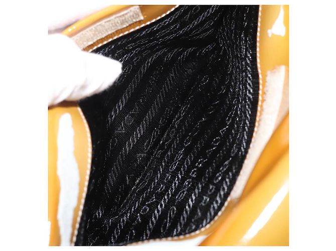 Borsa a tracolla PRADA in pelle vernice Giallo Argento Auth 180190 - vista 27