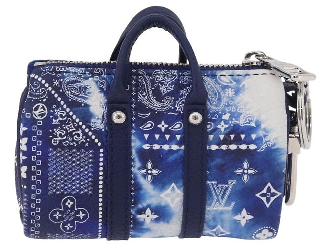 LOUIS VUITTON Monogram Bandana Porte Cles Pouch Bag Charm MP3337 Auth 167351SM Bianco Blu - vista 2