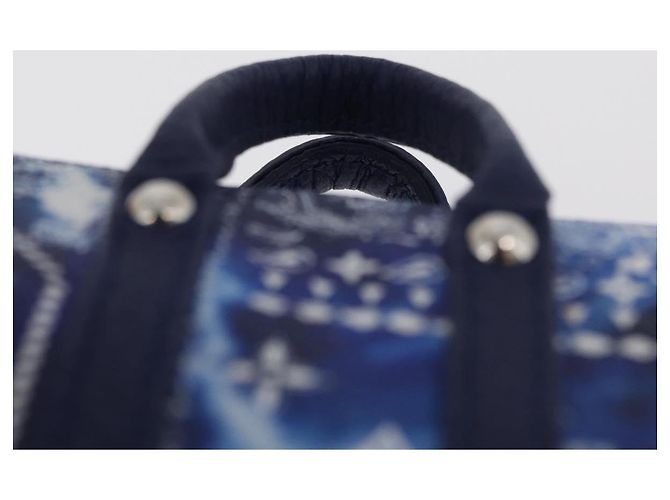 LOUIS VUITTON Monogram Bandana Porte Cles Pouch Bag Charm MP3337 Auth 167351SM Bianco Blu - vista 8