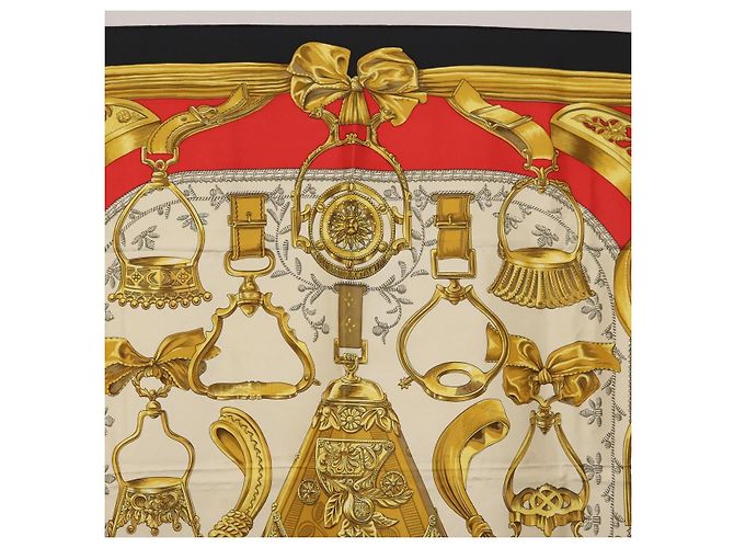 Hermès HERMES Carré 90 Sciarpa "ETRIERS" Seta Oro Autentico 182548M D'oro - vista 3