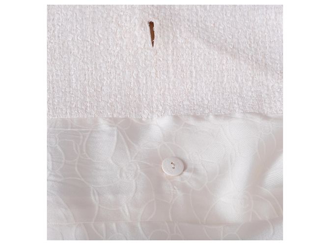 Timeless Chanel Kurzarmjacke in Elfenbein mit Seidenfutter Beige Roh Sand - Ansicht 11