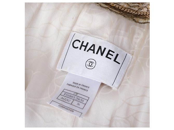 Timeless Chanel Kurzarmjacke in Elfenbein mit Seidenfutter Beige Roh Sand - Ansicht 13