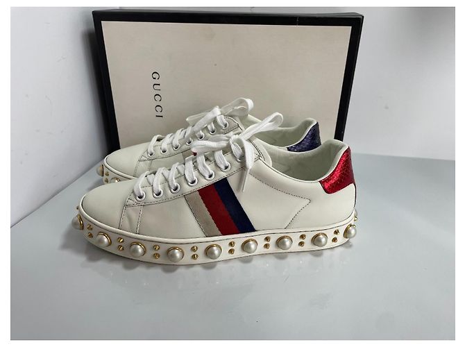 Gucci Ace Sneakers in pelle con perle e borchie Bianco - vista 2