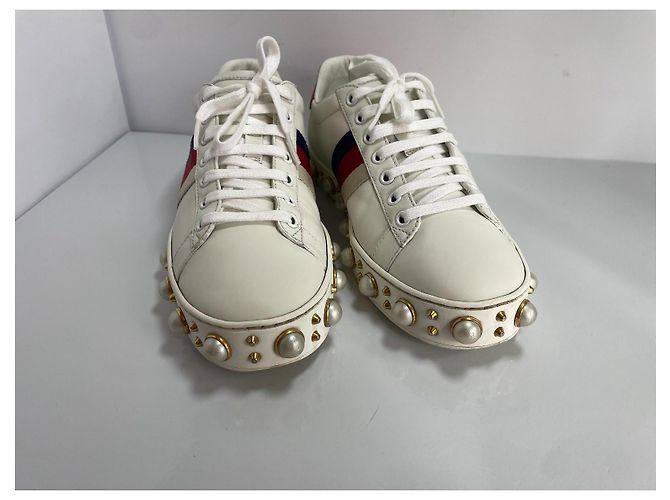 Gucci Ace Sneakers in pelle con perle e borchie Bianco - vista 3