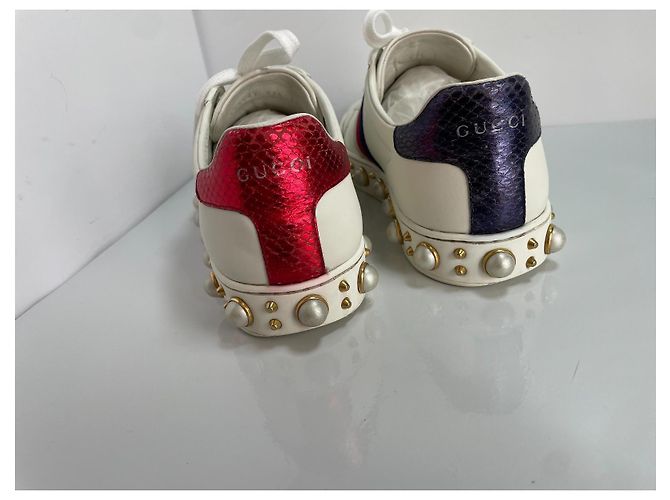 Gucci Ace Sneakers in pelle con perle e borchie Bianco - vista 5