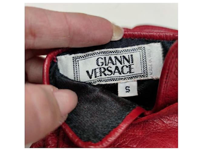 Versace Rote Lederhandschuhe mit Medusa - Ansicht 2