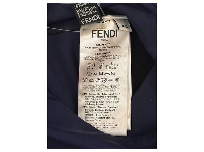 Set Sport Fendi con Top e Biker Shorts Nero - vista 12