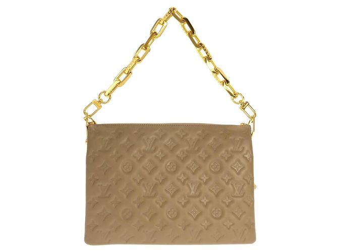 Borsa a Spalla Louis Vuitton Coussin MM M21276 Taupe - vista 2