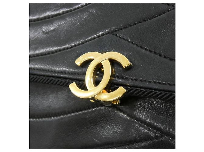 Borsa a tracolla Chanel in pelle nera Nero - vista 4