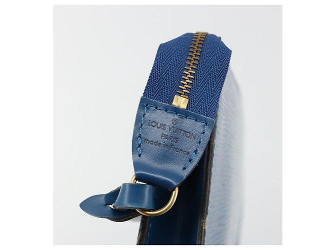 Louis Vuitton Pochette Accessoires Epi Leather Blu - vista 6