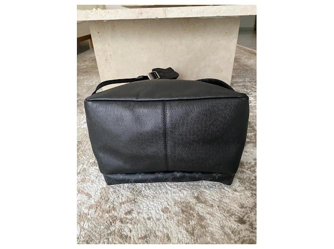 Louis Vuitton Zaino Monogram Eclipse Nero - vista 10