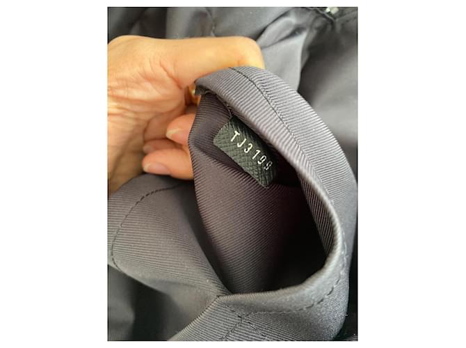 Louis Vuitton Zaino Monogram Eclipse Nero - vista 13