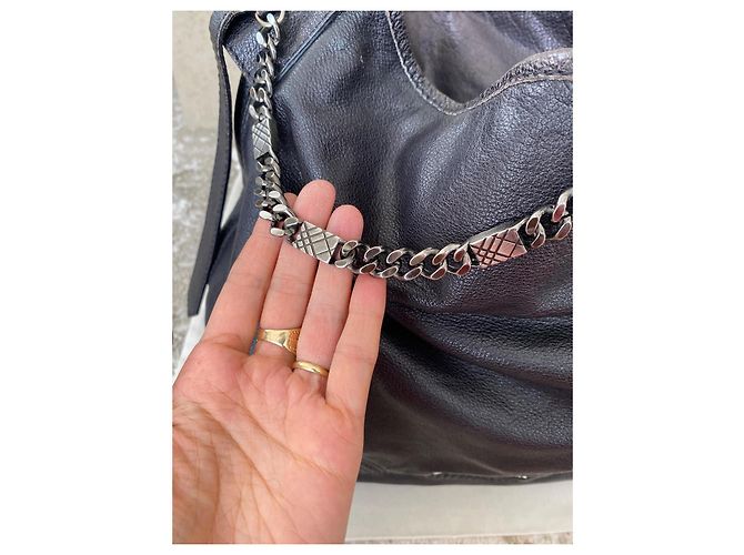 Burberry Handtasche aus schwarzem Leder mit Kette - Ansicht 11