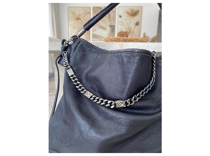 Burberry Handtasche aus schwarzem Leder mit Kette - Ansicht 4