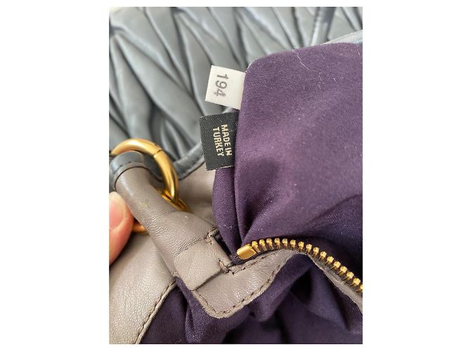 Miu Miu Borsa Matelassé in pelle grigia Grigio - vista 10