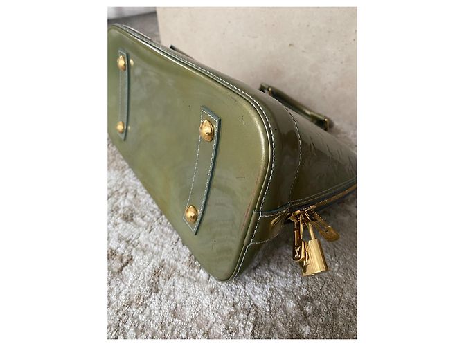 Louis Vuitton Alma Pelle Vernice Verde Kaki - vista 11