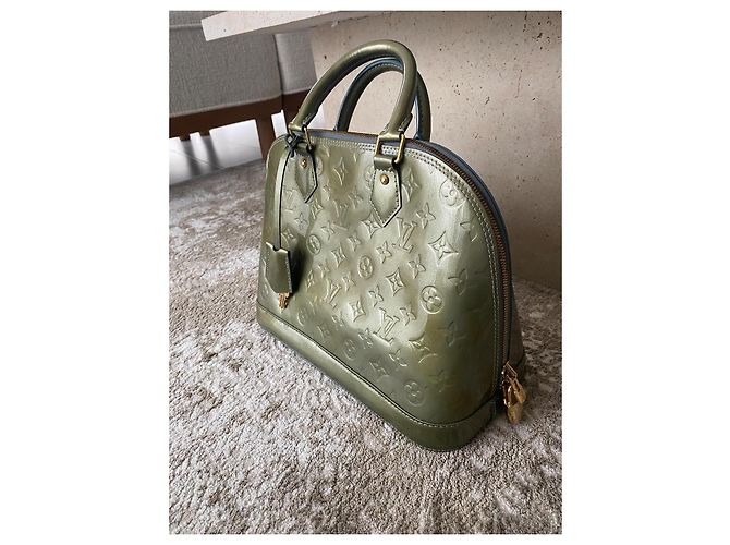 Louis Vuitton Alma Pelle Vernice Verde Kaki - vista 13