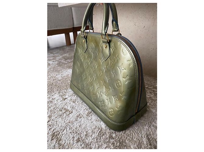 Louis Vuitton Alma Pelle Vernice Verde Kaki - vista 15