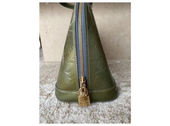 Louis Vuitton Alma Pelle Vernice Verde Kaki - vista 4