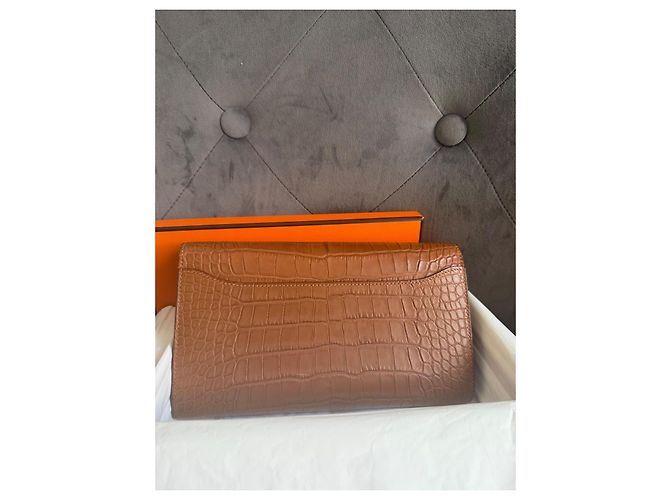 Hermès Constance Cartera Piel Cocodrilo Gold Castaño - vista 3