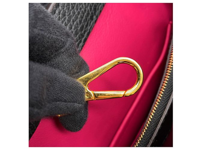 Borsa Louis Vuitton Capucines MM Nero - vista 15
