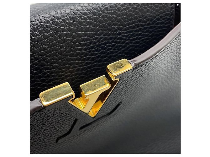 Borsa Louis Vuitton Capucines MM Nero - vista 8