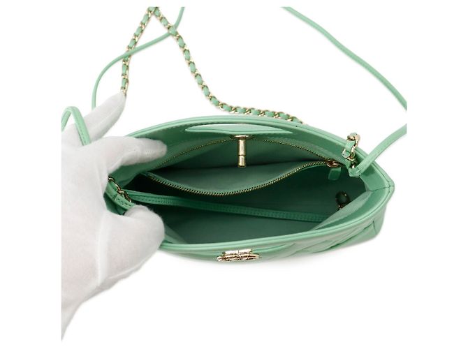 Borsa a tracolla Chanel Matelassé Small Chain Verde chiaro - vista 6