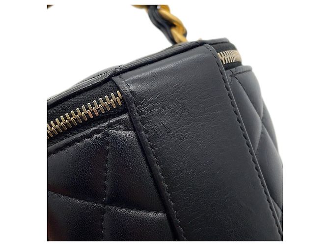 Borsa a tracolla Chanel Matelassé in agnello Nero - vista 13