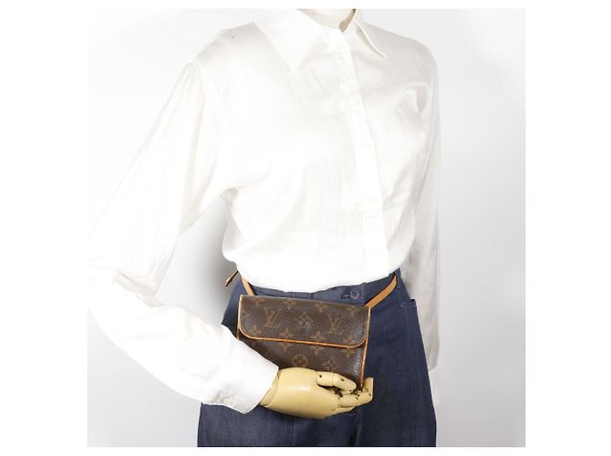 Pochette Florentine Louis Vuitton Cintura Castaño - vista 19
