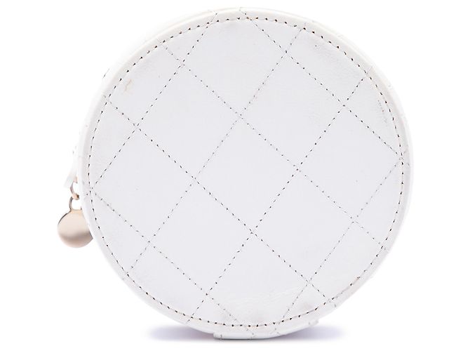 Vanity Beauty case Chanel in agnello trapuntato bianco con catena e charm - vista 3