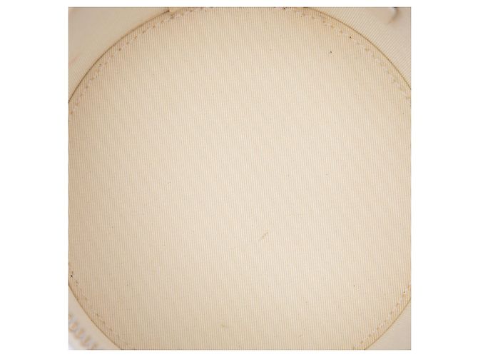 Vanity Beauty case Chanel in agnello trapuntato bianco con catena e charm - vista 4