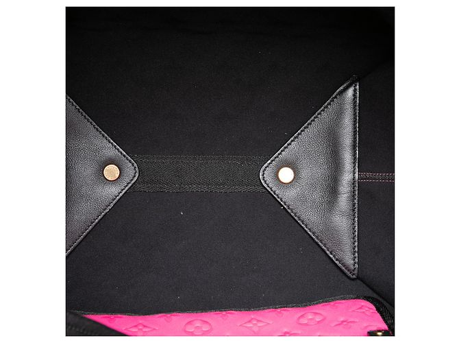 Louis Vuitton Pink Monogram Embossed Neoprene Scuba MM Rosa - vista 4