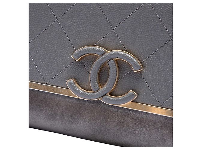 Lady Coco Flap Chanel Gray Small CC Stitched Caviar and Suede Marrone - vista 5