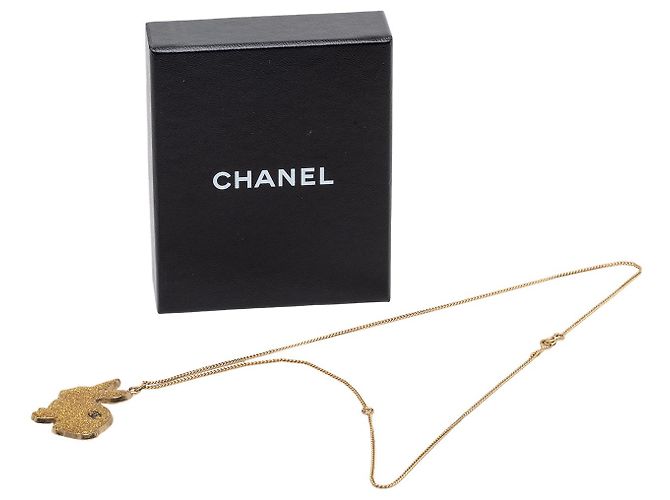Collana con pendente coniglio in resina placcato oro CC Gold Chanel D'oro - vista 6