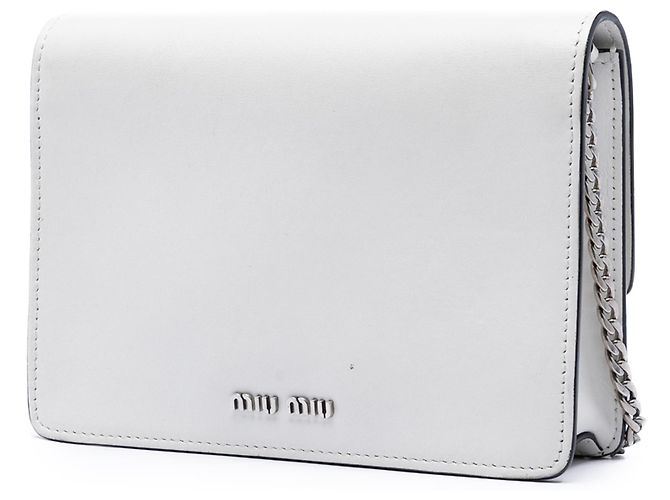 Bolsa transversal Miu Miu em couro liso branco com detalhes de estrela de cristal - vista 2