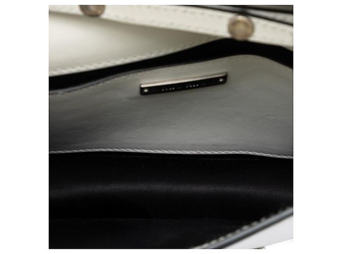 Bolsa transversal Miu Miu em couro liso branco com detalhes de estrela de cristal - vista 4