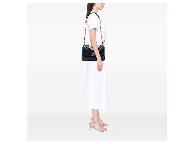 Chanel Black Large Lambskin 19 Flap Nero - vista 5