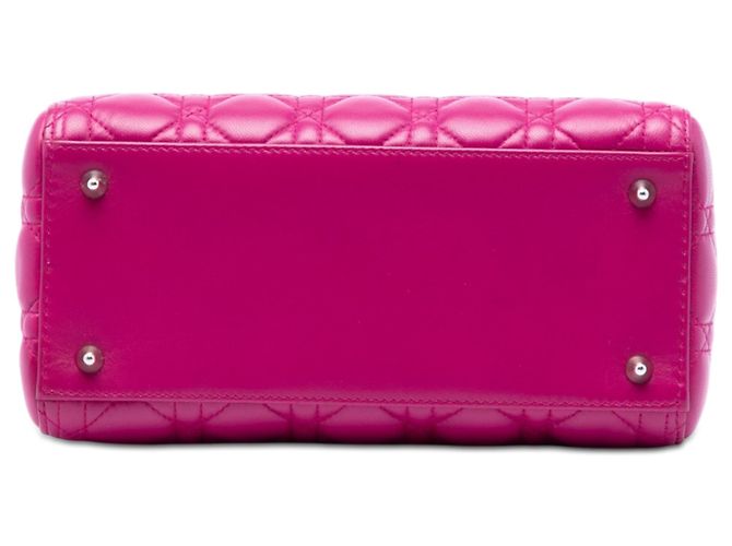 Lady Dior en agneau cannage rose, taille Medium - vue 3
