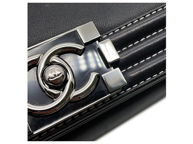 Borsa a tracolla Chanel Boy in pelle Chanel Nero Argento - vista 12