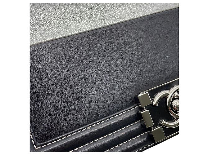 Borsa a tracolla Chanel Boy in pelle Chanel Nero Argento - vista 14