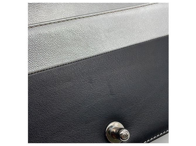 Borsa a tracolla Chanel Boy in pelle Chanel Nero Argento - vista 16