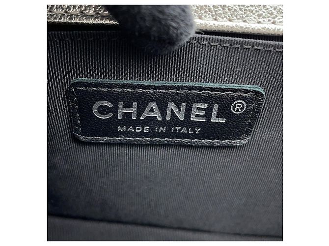 Borsa a tracolla Chanel Boy in pelle Chanel Nero Argento - vista 17
