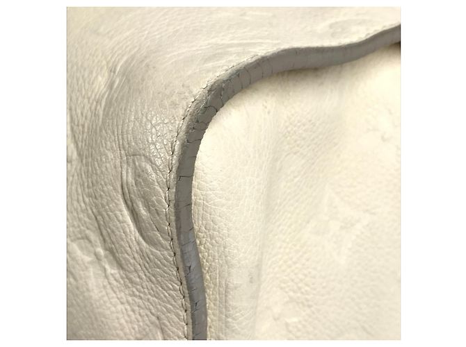 Borsa Tote Louis Vuitton Monogram Empreinte Lumineuse PM Bianco - vista 7